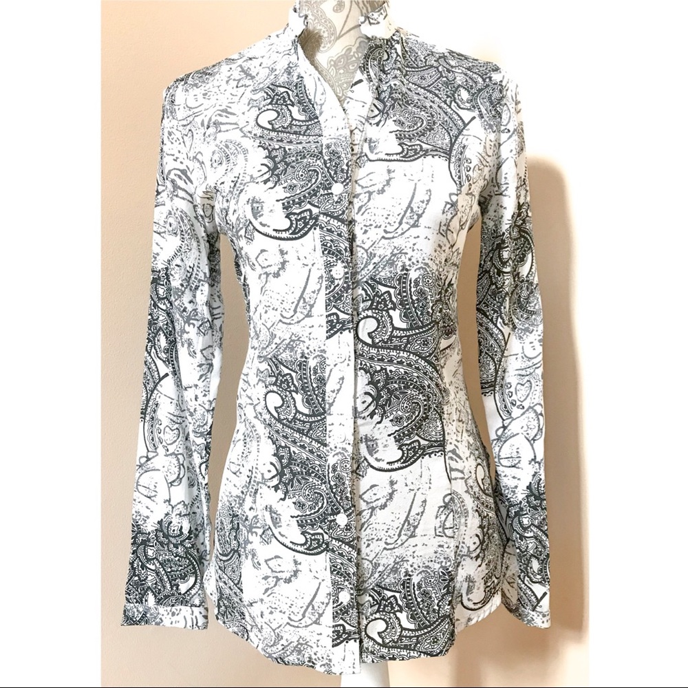 White Button Down Blouse Paisley Print Trunk 41